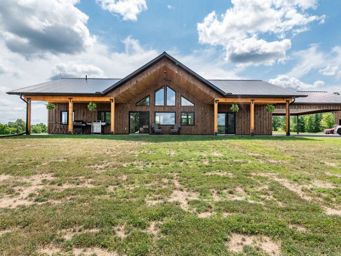 Retraite moderne à ossature en bois